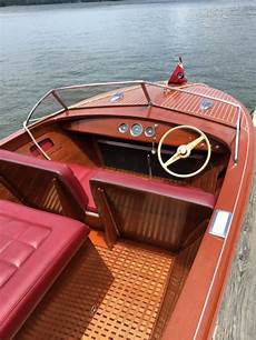 Pettit Captain's Varnish